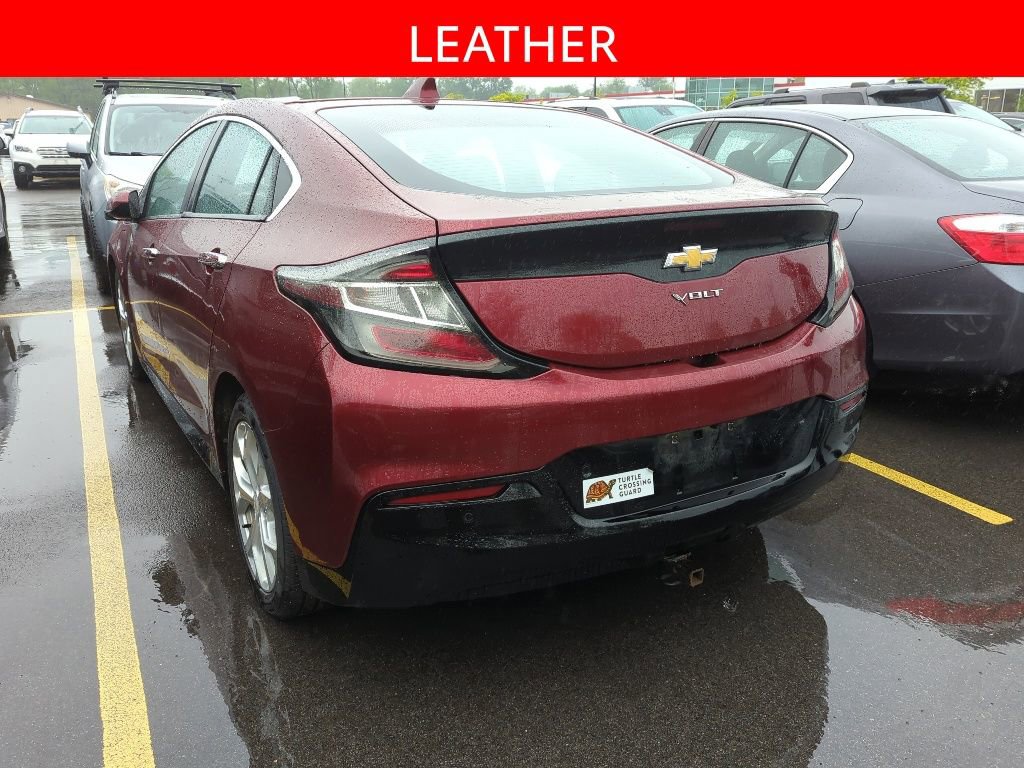 Used 2017 Chevrolet Volt Premier w/ Driver Confidence II Package FWD image 4