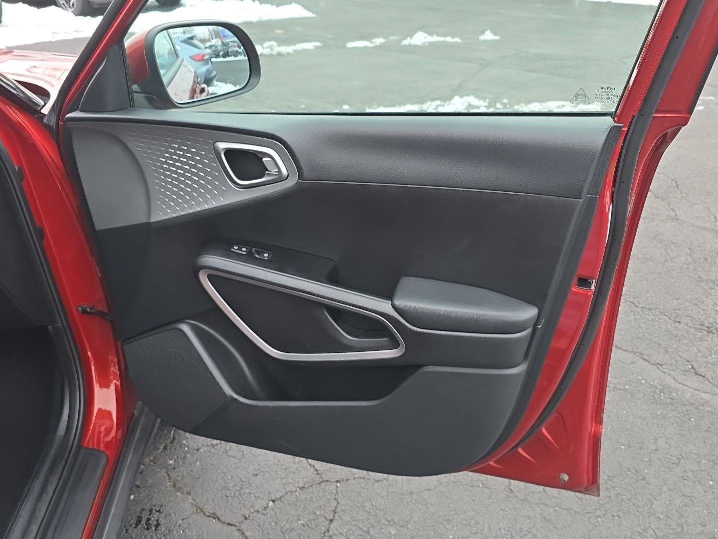 Used 2024 Kia Soul LX w/ Option Group 015 image 21