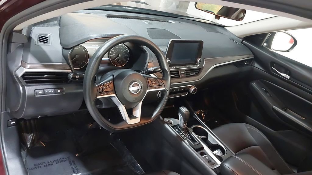Used 2024 Nissan Altima 2.5 SV image 19