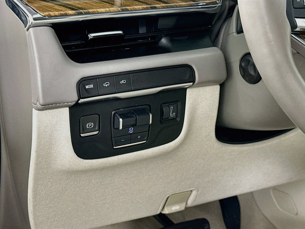 Used 2023 Cadillac Escalade Premium Luxury Platinum RWD image 10