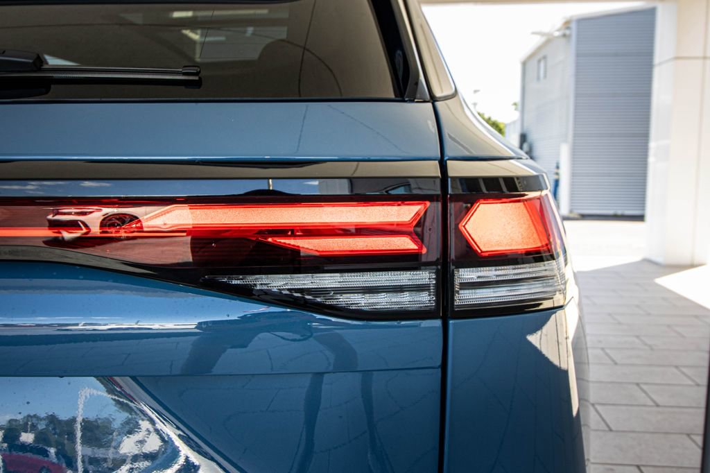 New 2026 Volkswagen Tiguan SE FWD image 16