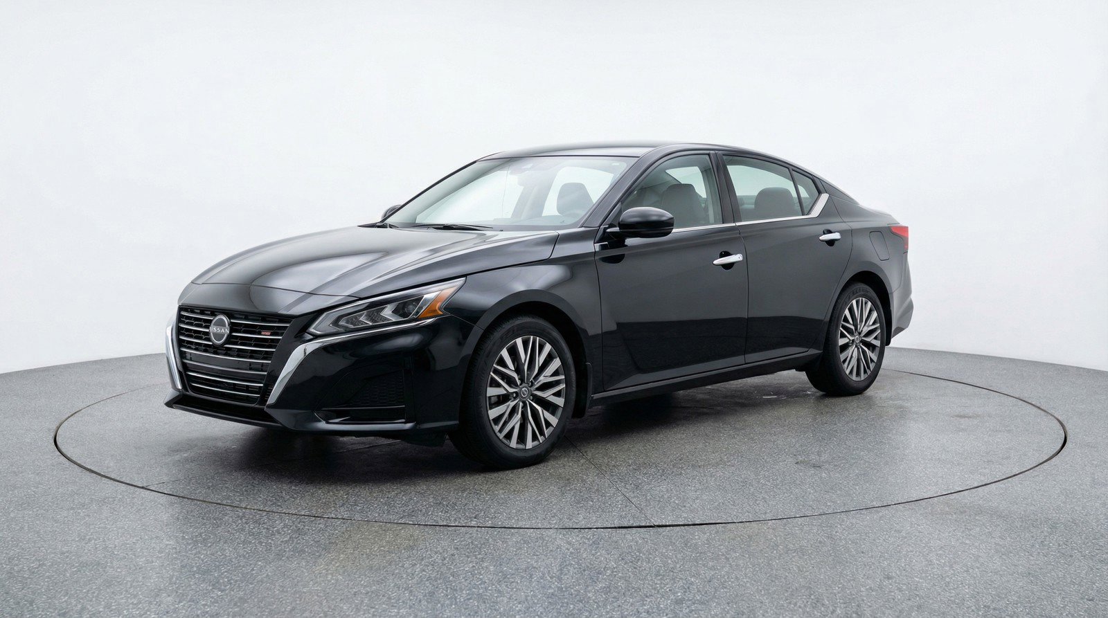 Used 2025 Nissan Altima 2.5 SV image 3