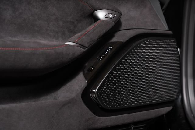 Used 2025 Ferrari Roma Spider RWD image 54