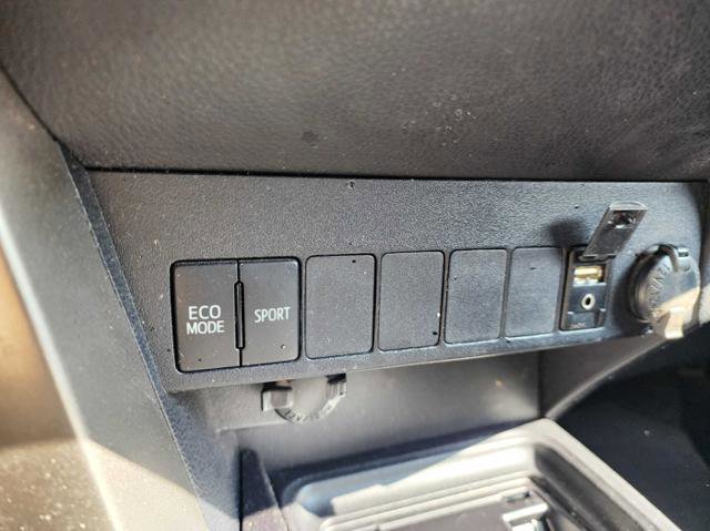 Used 2013 Toyota RAV4 XLE AWD/4WD image 24