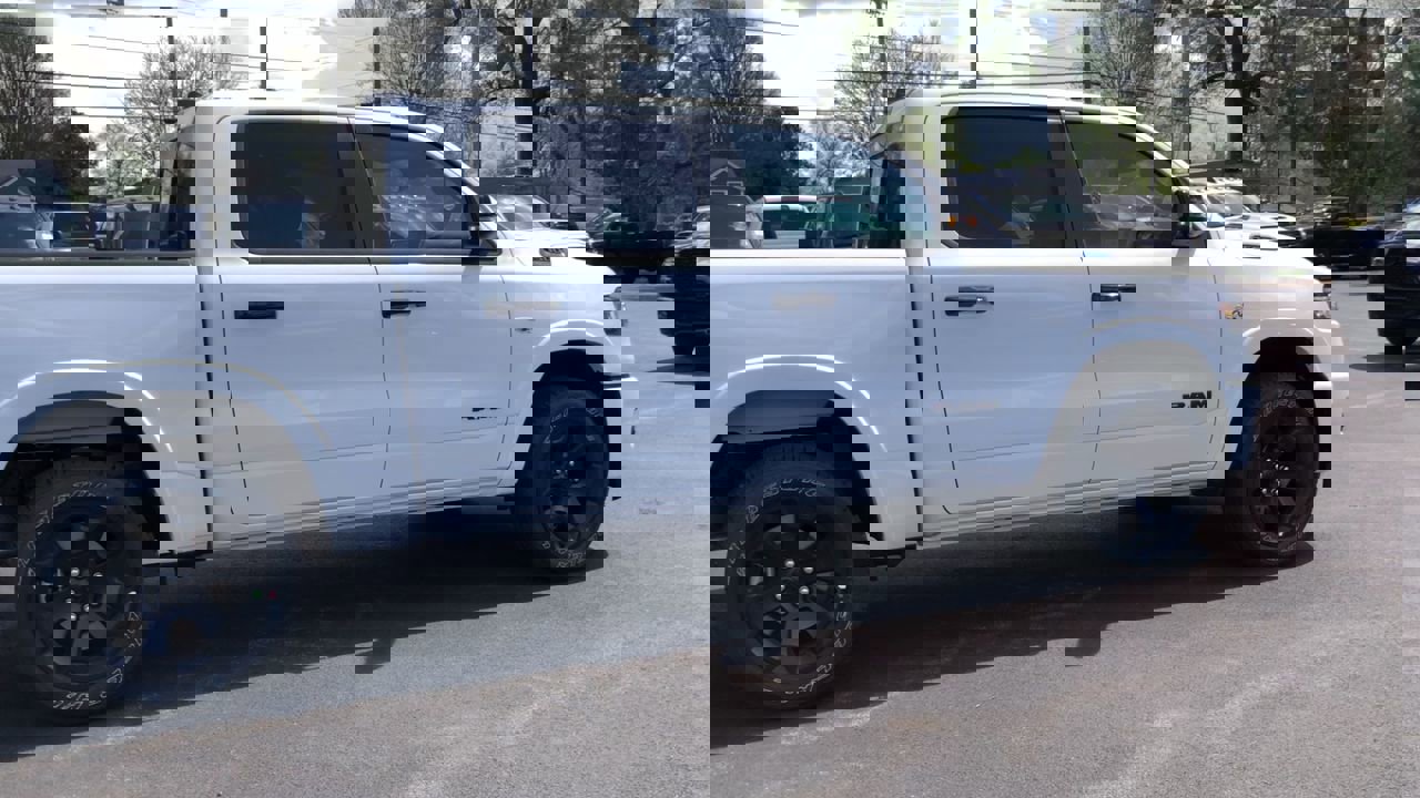 New 2026 RAM 1500 4x4 Crew Cab image 8