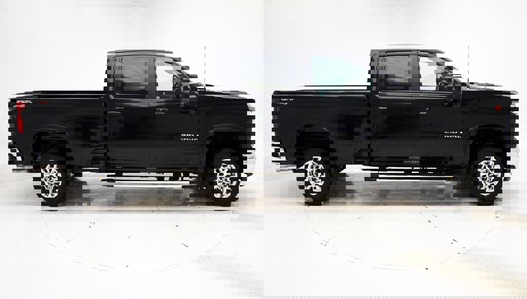 Used 2025 Chevrolet Silverado 2500 LT w/ Convenience Package image 3