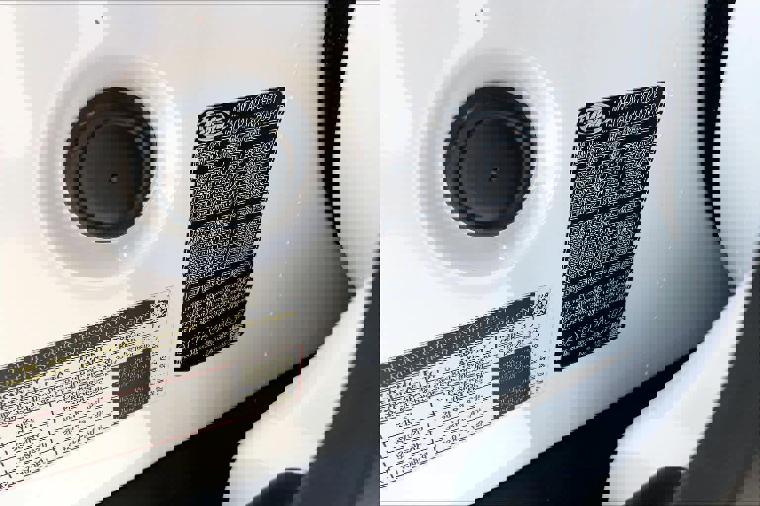 Used 2023 Land Rover Range Rover Velar R-Dynamic S image 34