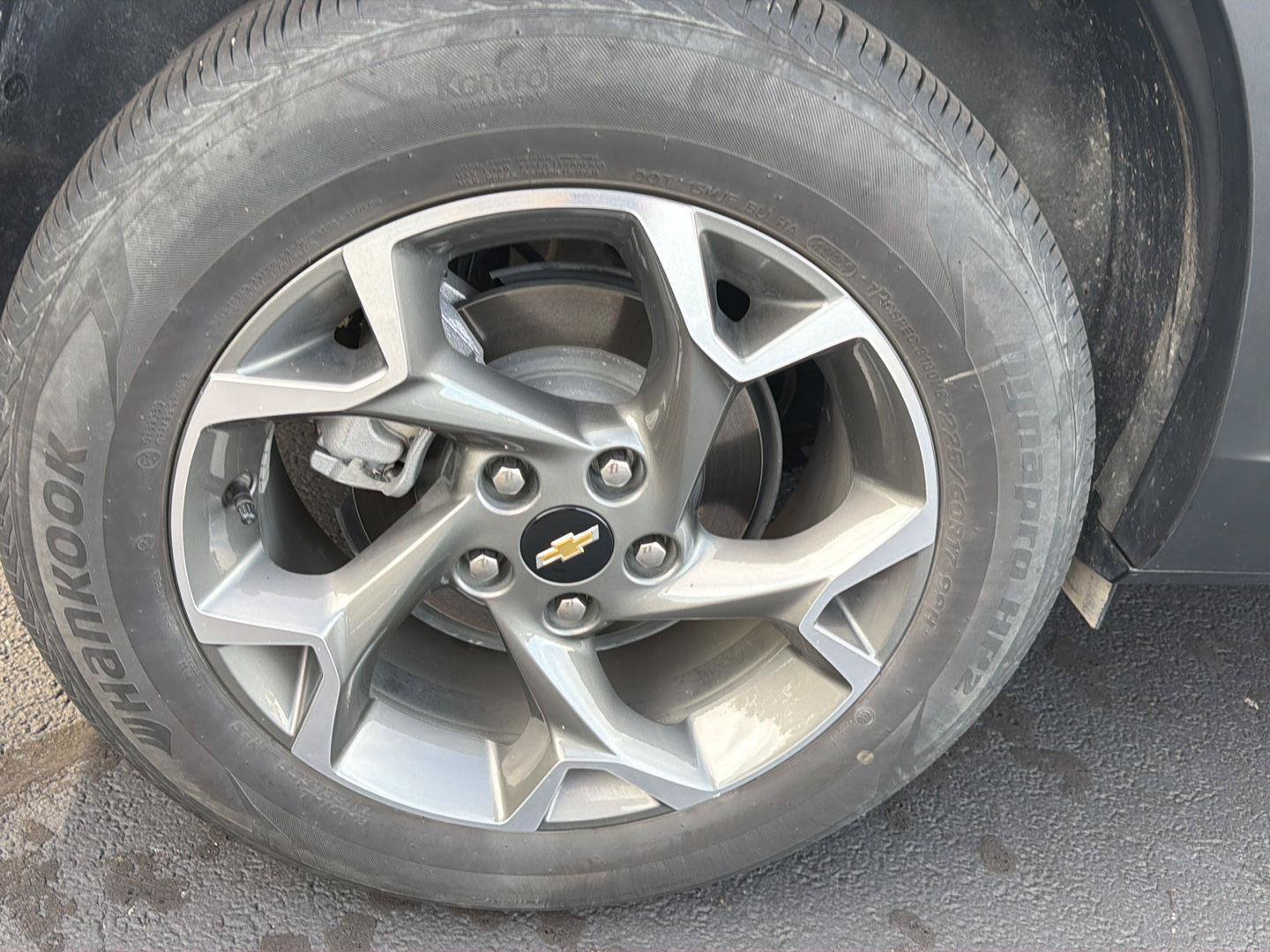 Used 2025 Chevrolet Trax LT FWD image 9