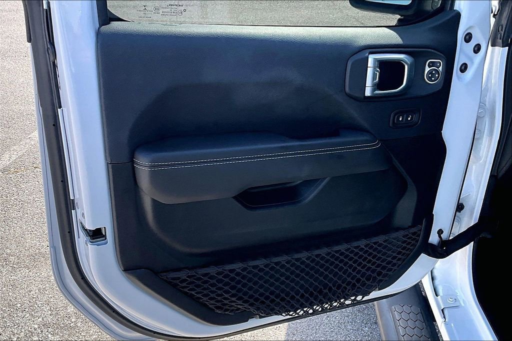 Used 2020 Jeep Wrangler Unlimited Sahara image 23