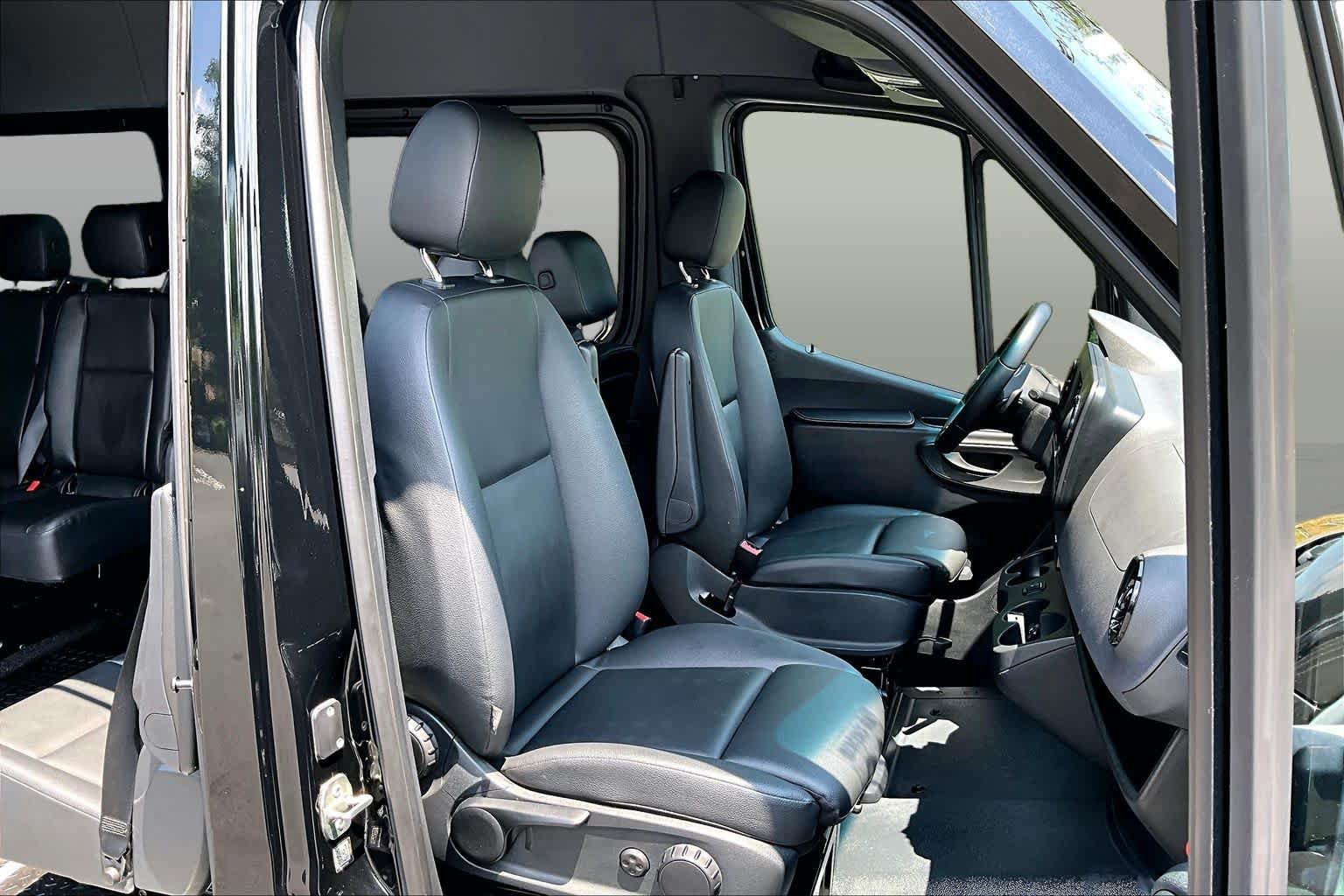 Used 2022 Mercedes-Benz Sprinter 2500 image 8