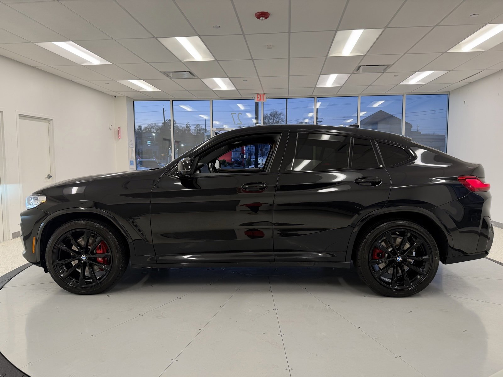 Used 2024 BMW X4 M40i w/ Premium Package image 75