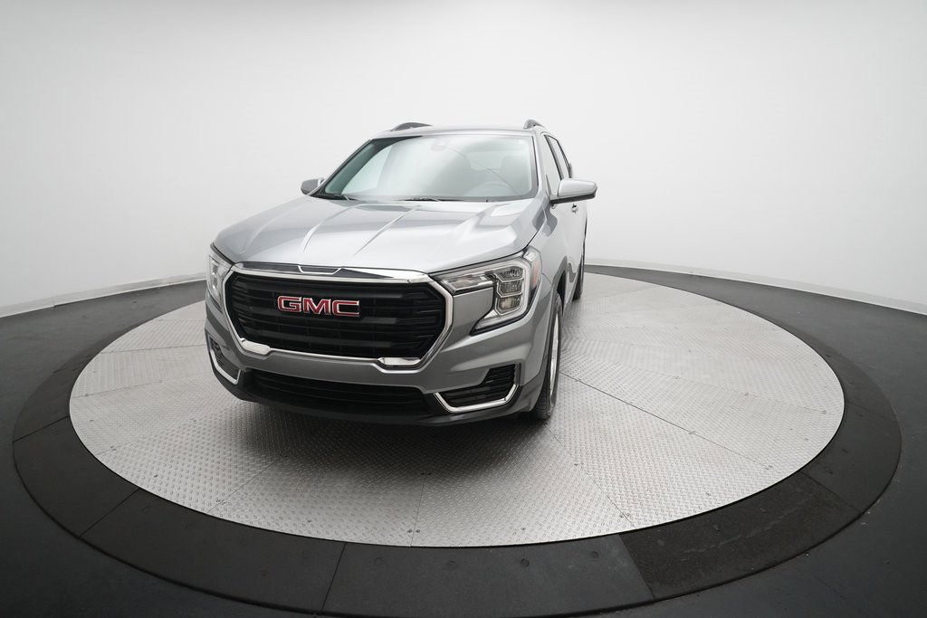 Used 2024 GMC Terrain SLE image 31