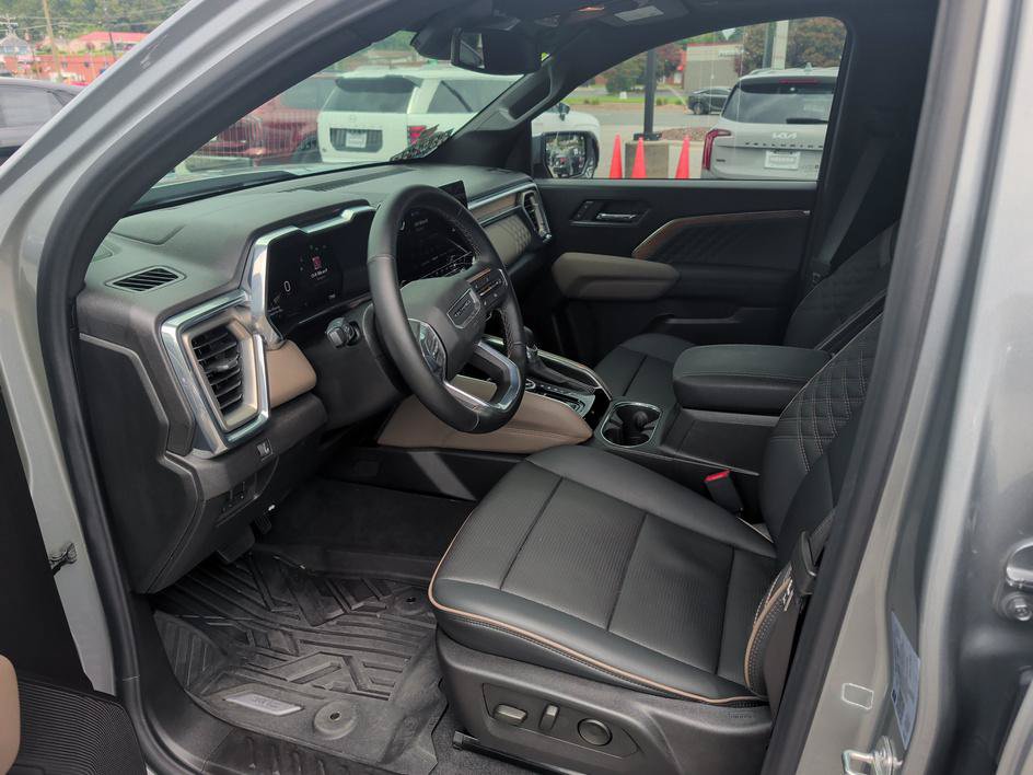 Used 2026 GMC Canyon Denali AWD/4WD image 8