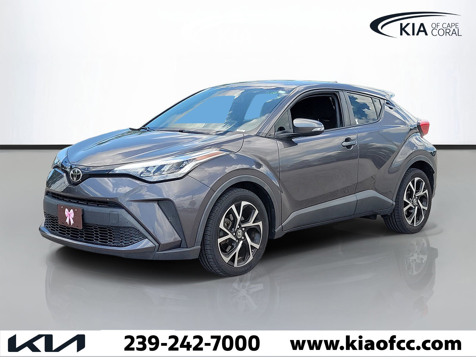 Used 2020 Toyota C-HR XLE FWD image 3