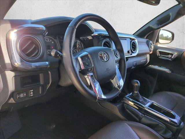 Used 2016 Toyota Tacoma Limited w/ Towing Package AWD/4WD image 10