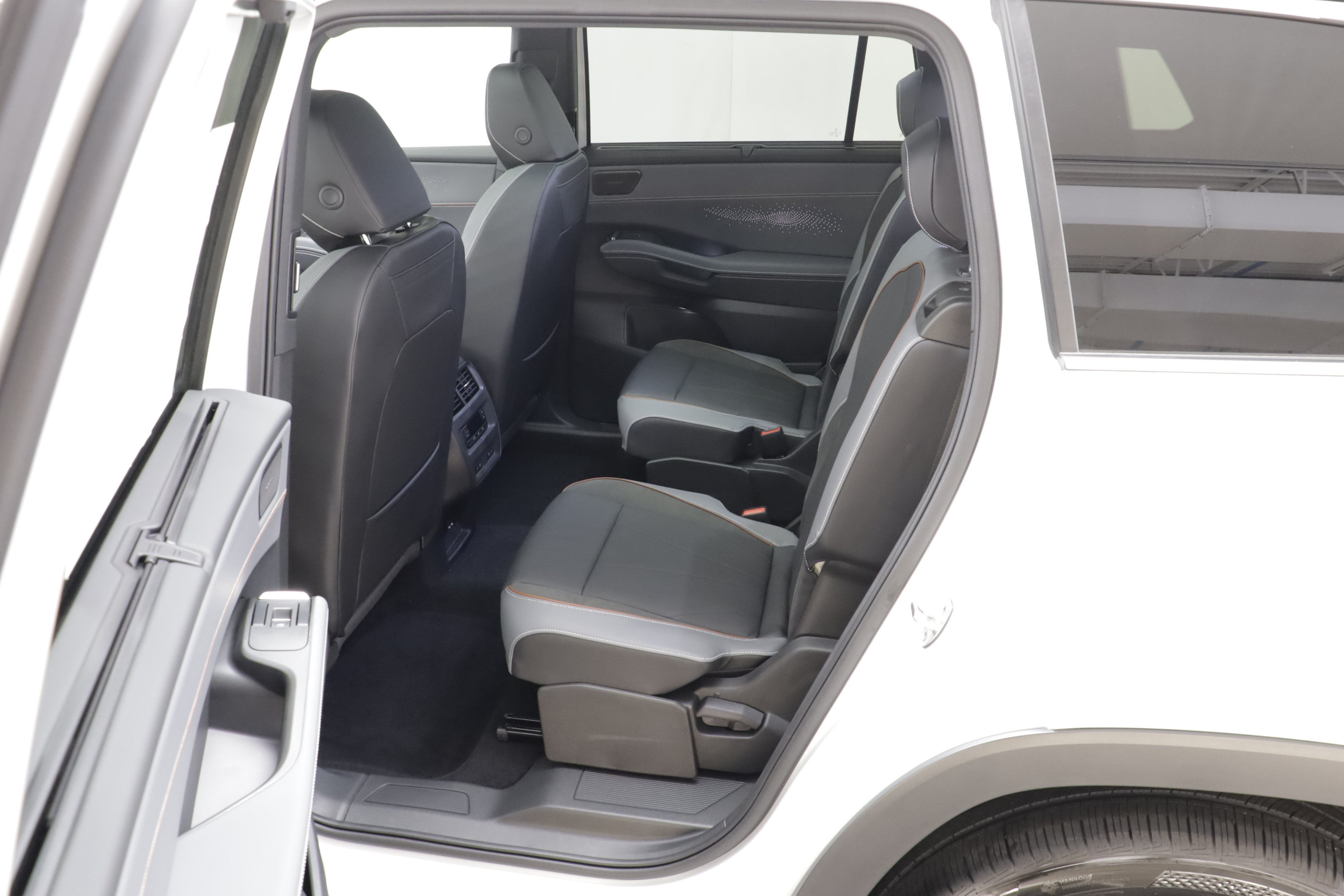 New 2027 Volkswagen Atlas SEL Premium R-Line AWD/4WD image 21