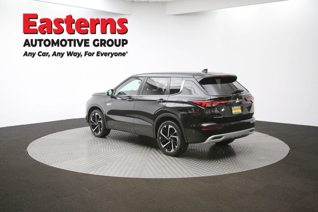 Used 2023 Mitsubishi Outlander SE image 65