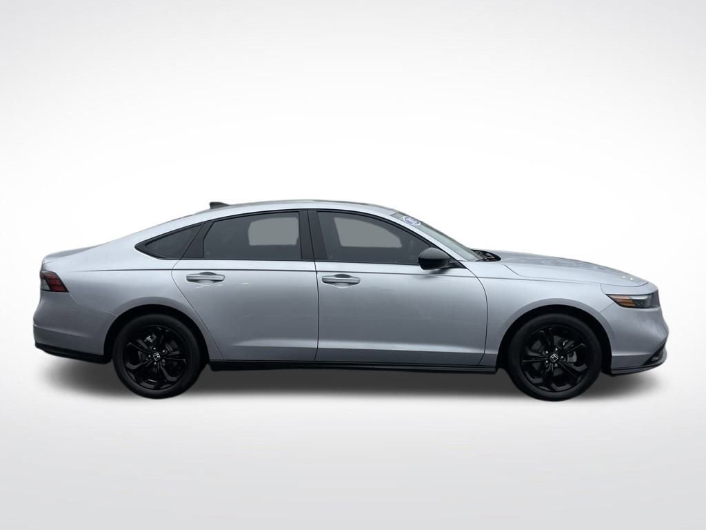 Certified 2025 Honda Accord SE image 7