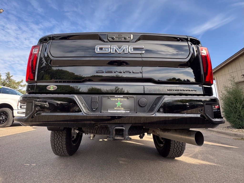 Used 2026 GMC Sierra 3500 Denali Ultimate w/ LPO, Black Badging Package AWD/4WD image 11