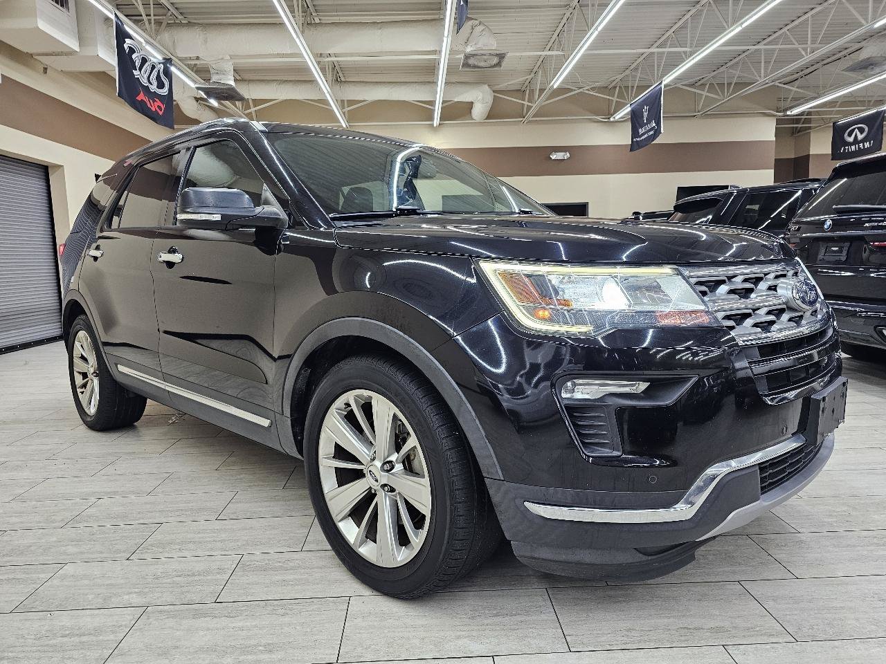 Used 2019 Ford Explorer Limited w/ Class III Trailer Tow Package FWD image 3