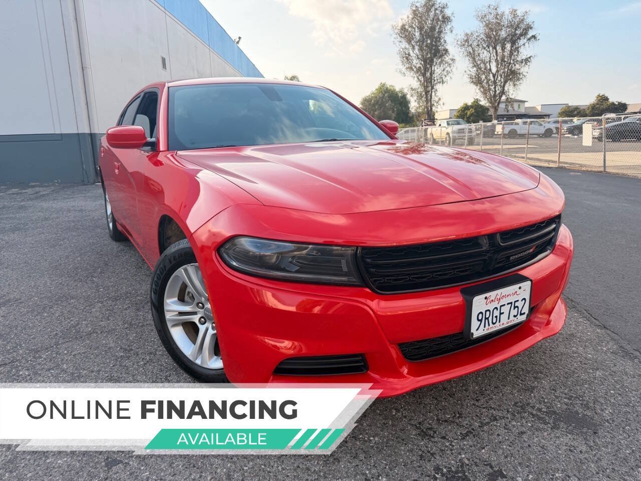 Used 2022 Dodge Charger SXT RWD image 2