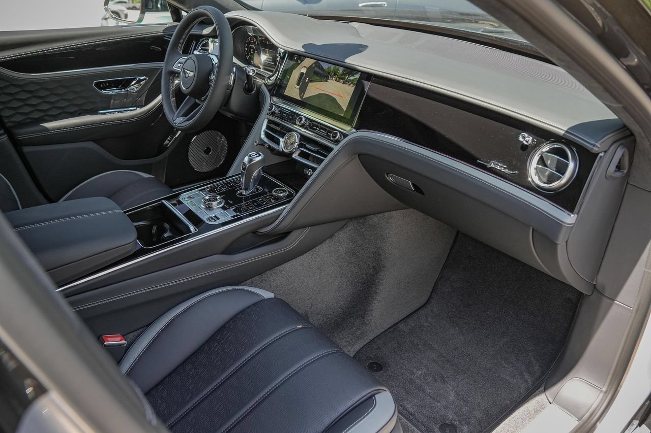 Certified 2025 Bentley Flying Spur Plug-In Hybrid AWD/4WD image 37