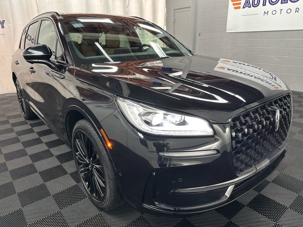 Used 2023 Lincoln Corsair Reserve w/ Equipment Group 202A AWD/4WD image 2