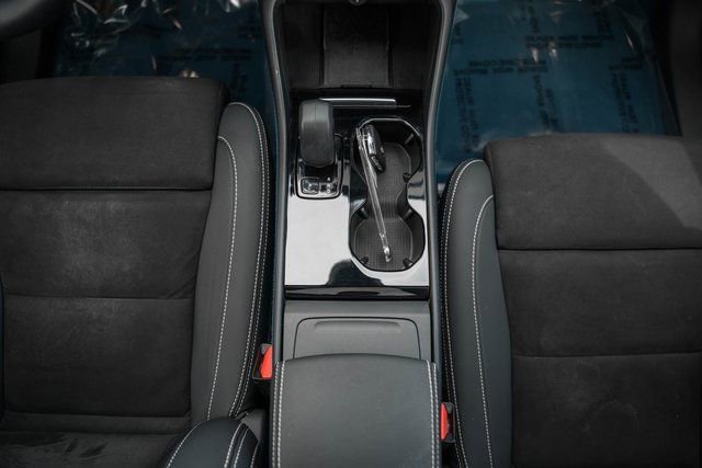 Used 2022 Volvo C40 P8 Recharge Ultimate image 26