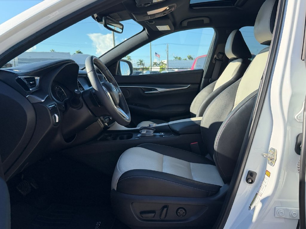 Used 2024 INFINITI QX55 Luxe w/ Accent Package AWD/4WD image 8