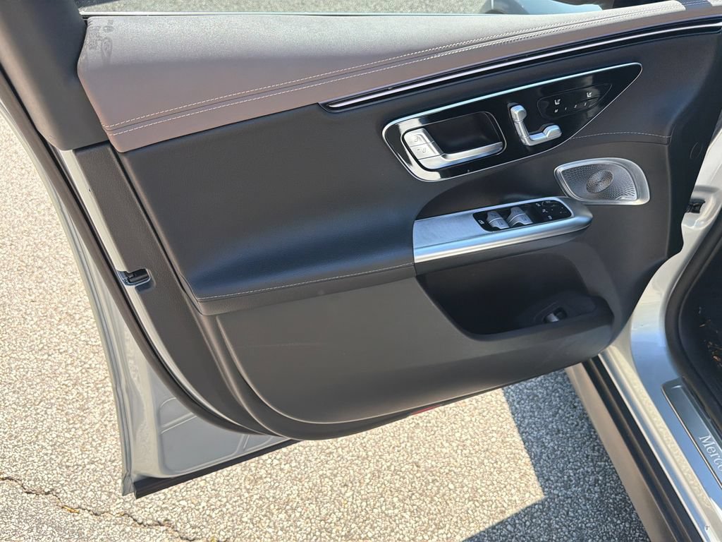 Used 2023 Mercedes-Benz EQE 350+ SUV image 10