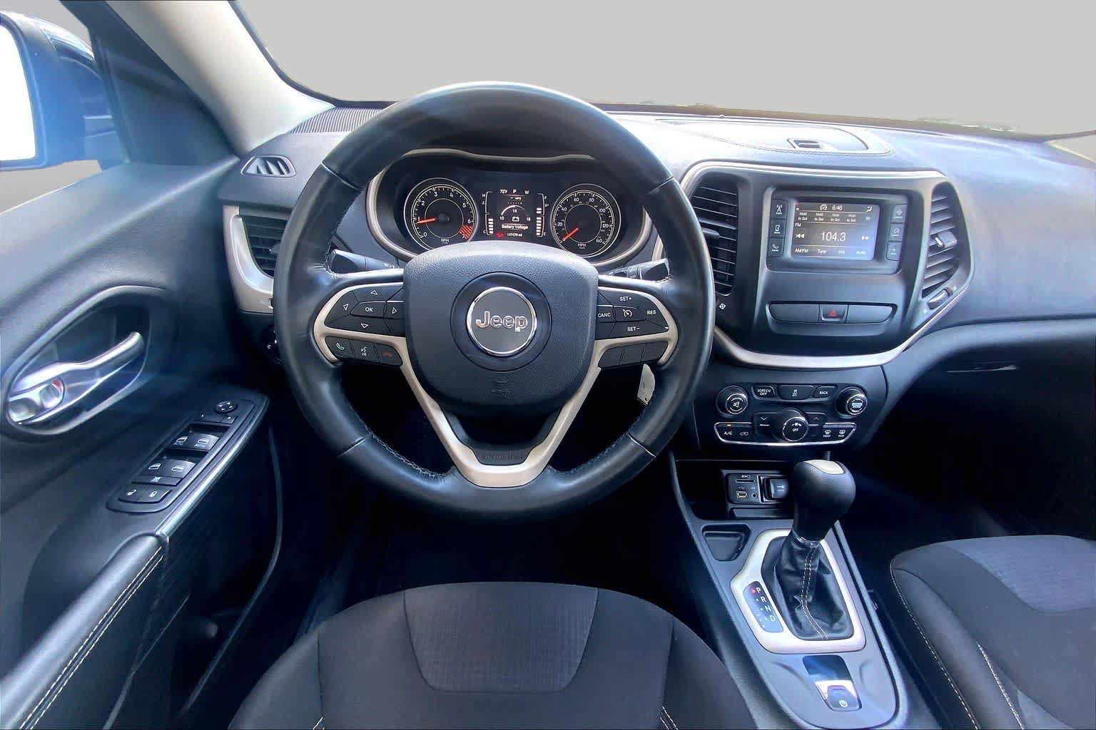 Used 2015 Jeep Cherokee Latitude FWD image 6