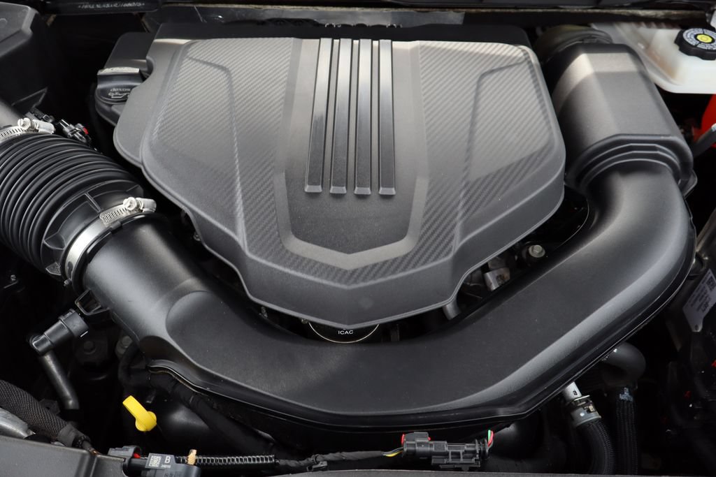 Certified 2024 GMC Acadia Denali w/ LPO, Roadside Safety Package FWD image 32