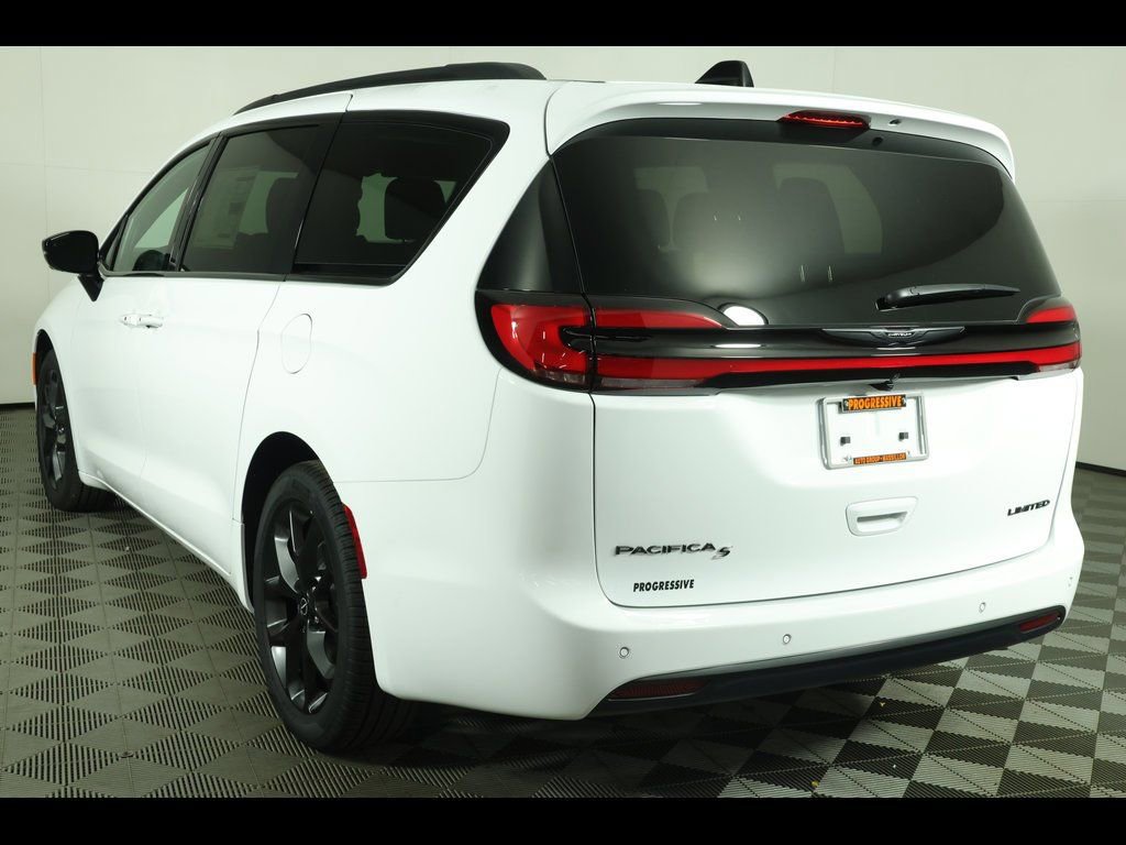 New 2026 Chrysler Pacifica Limited w/ S Appearance Package image 14