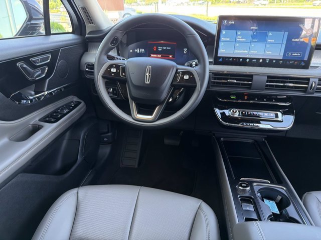 New 2026 Lincoln Corsair Premiere FWD image 24