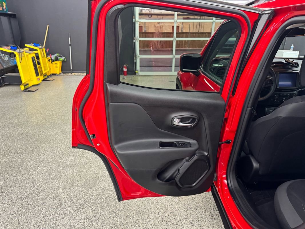 Used 2022 Jeep Renegade Latitude w/ Convenience Group AWD/4WD image 12