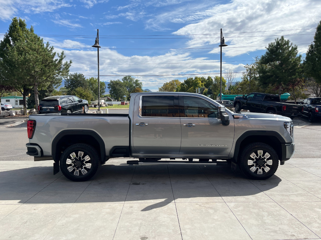 Used 2025 GMC Sierra 3500 Denali w/ Denali Reserve Package image 3
