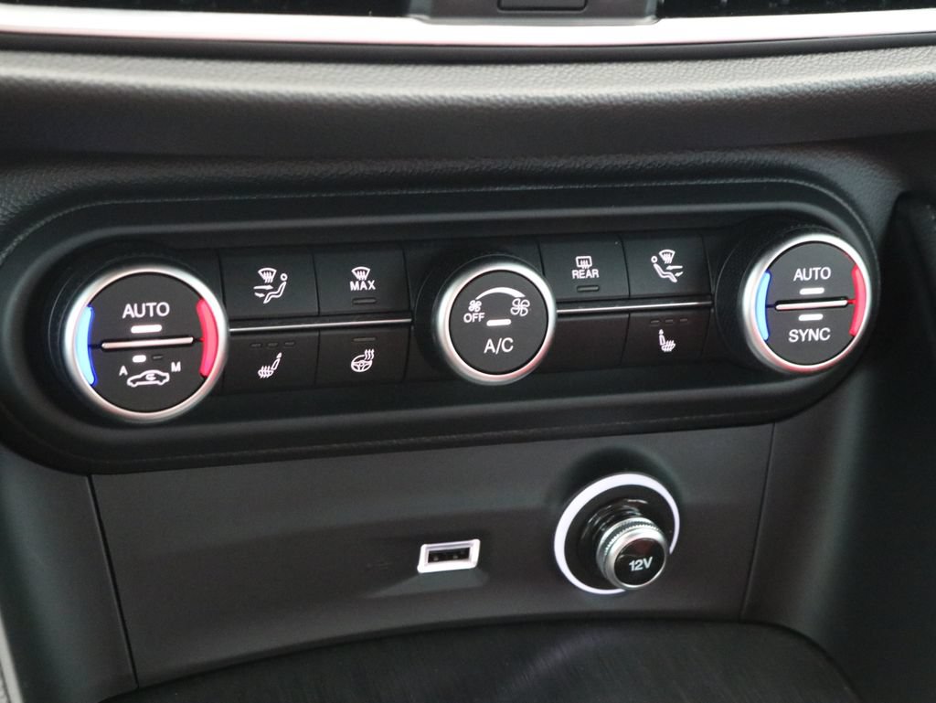 Used 2023 Alfa Romeo Stelvio Sprint AWD/4WD image 18
