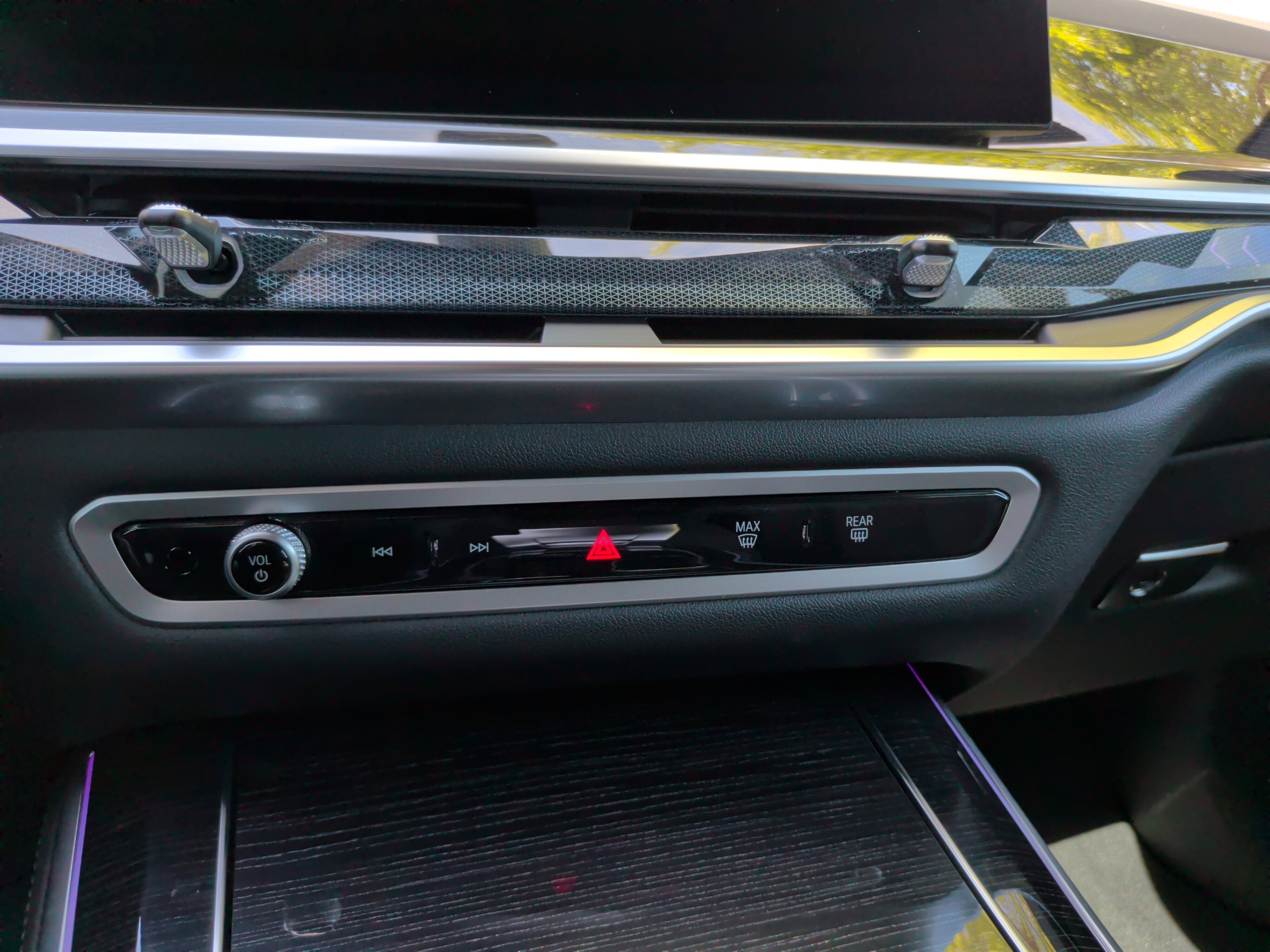 Certified 2026 BMW X5 xDrive40i w/ M Sport Package image 19