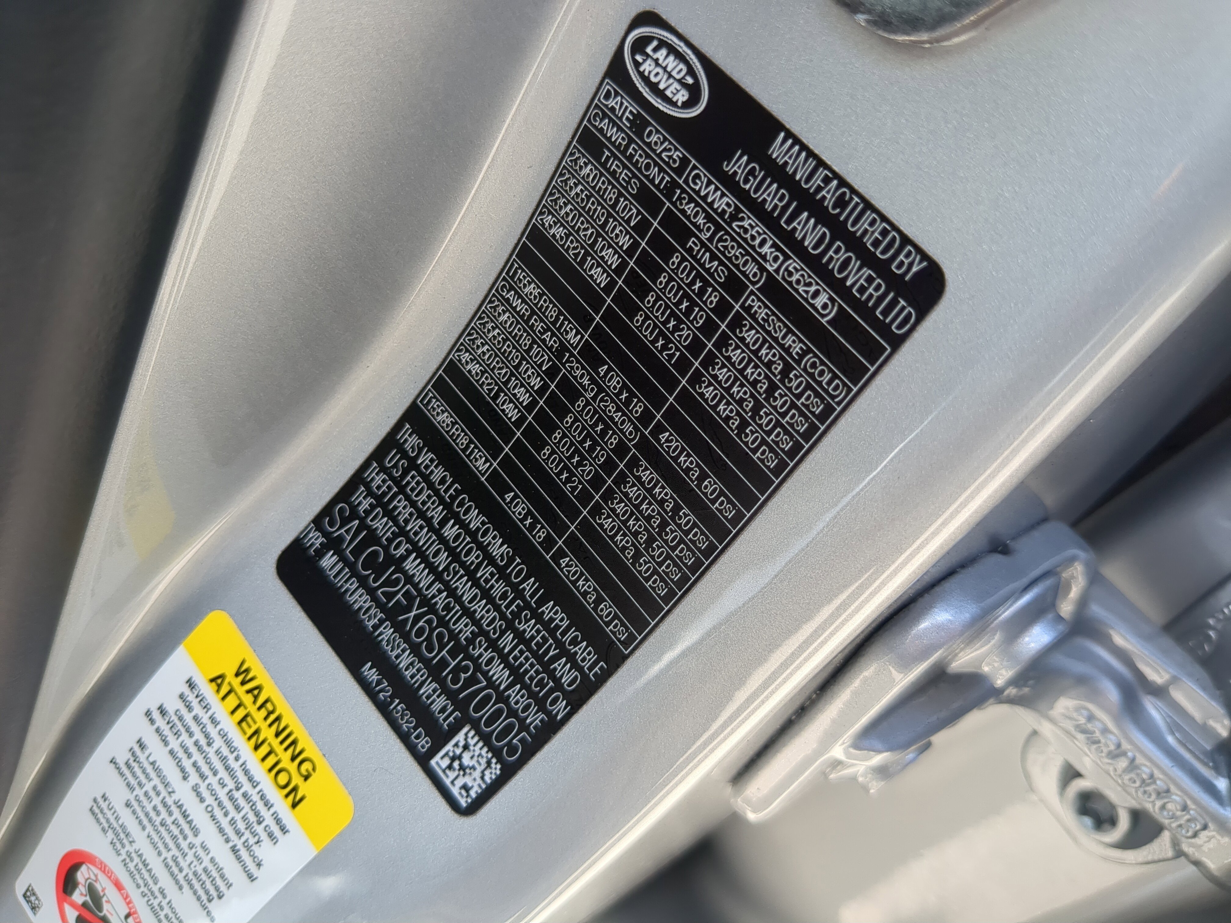 New 2025 Land Rover Discovery Sport S image 32