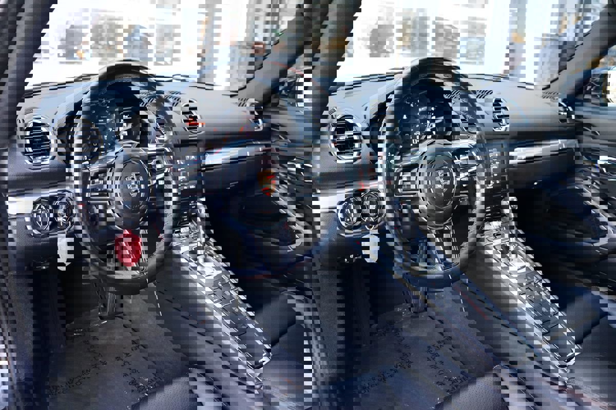 Used 2017 Porsche 718 Cayman image 12