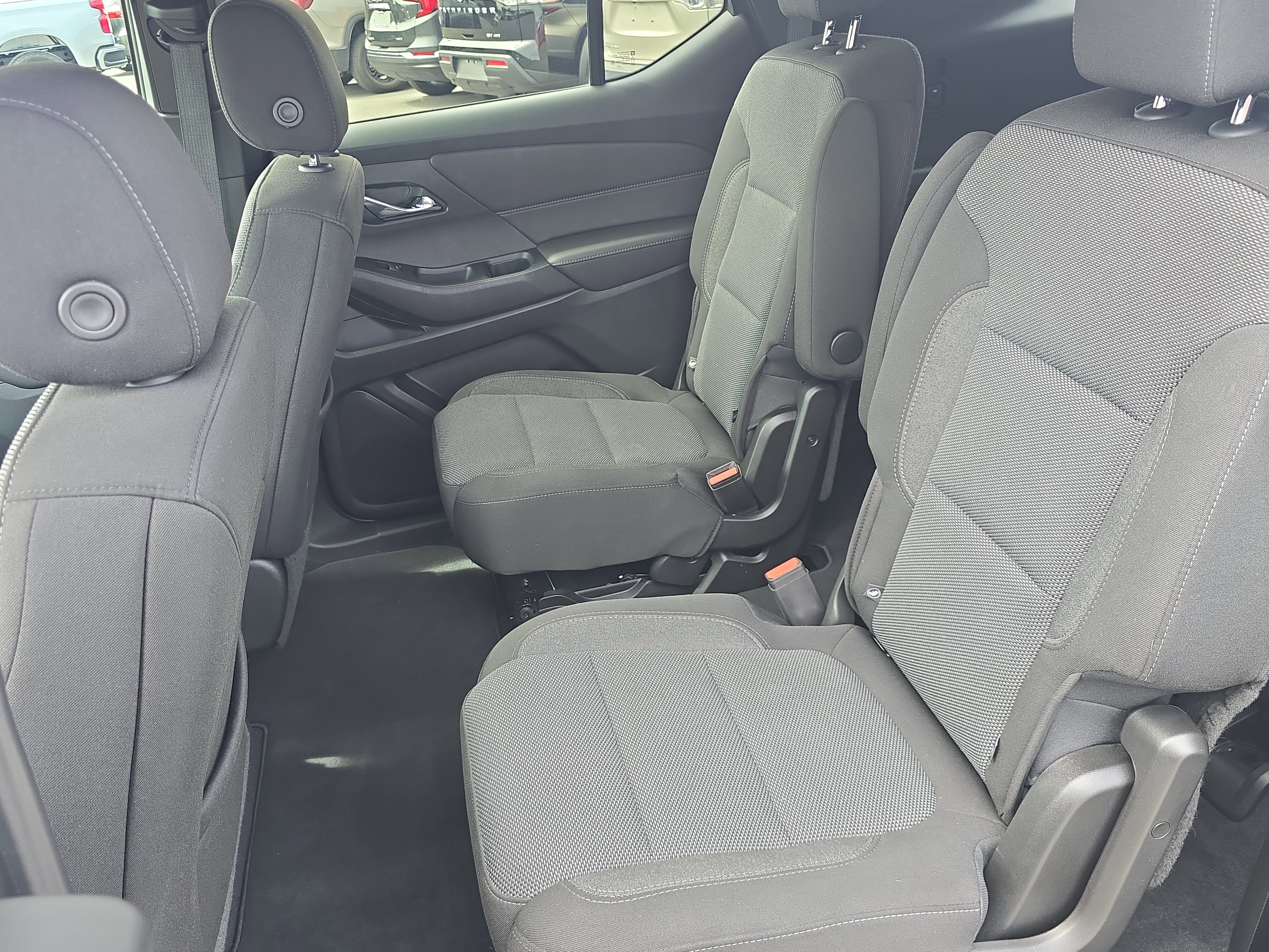 Used 2023 Chevrolet Traverse LT image 13