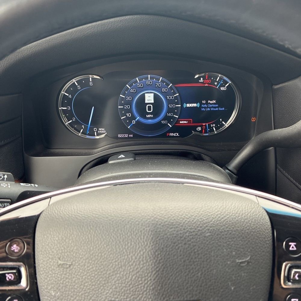 Used 2020 Cadillac Escalade Luxury w/ LPO, Radiant Package AWD/4WD image 7