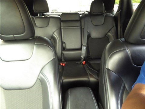 Used 2019 Jeep Cherokee Latitude Plus w/ Comfort/Convenience Group image 15