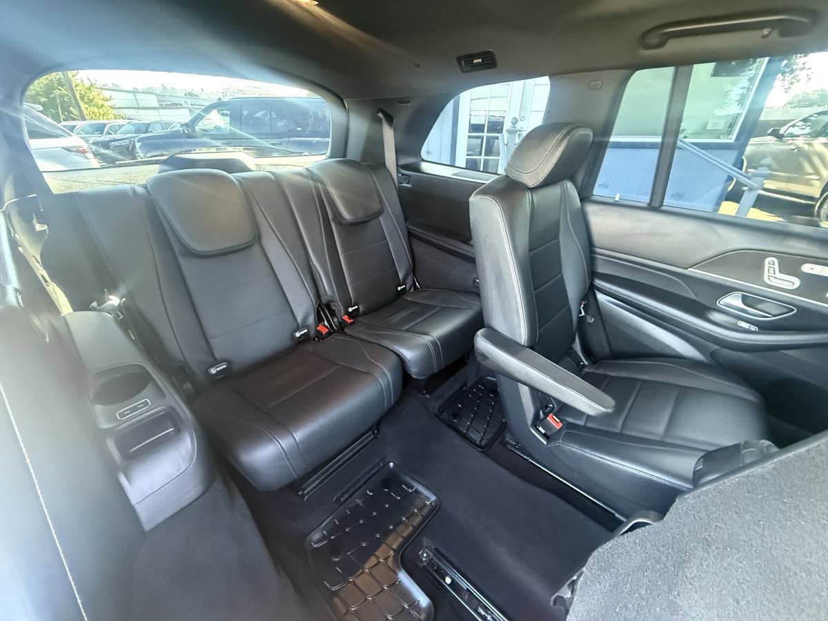 Used 2022 Mercedes-Benz GLS 450 4MATIC image 17