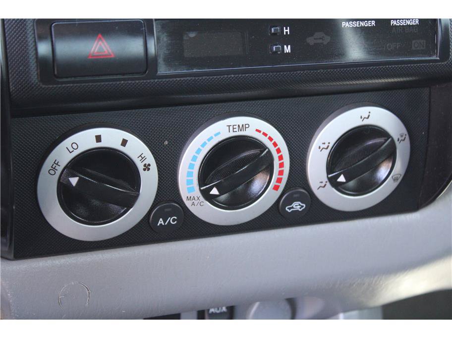 Used 2011 Toyota Tacoma 4x4 Regular Cab image 16