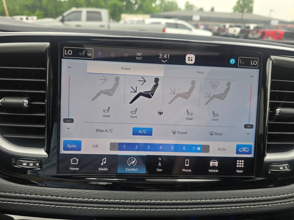New 2027 Chrysler Pacifica Limited AWD/4WD image 19