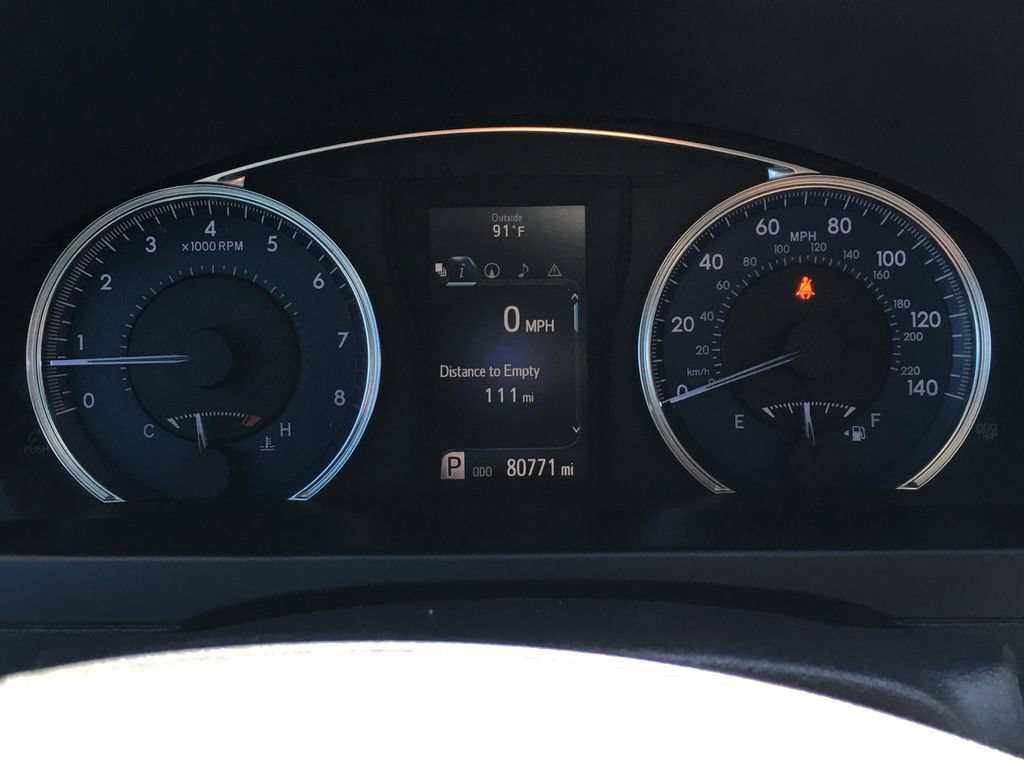 Used 2015 Toyota Camry XLE w/ Moonroof Package FWD image 2