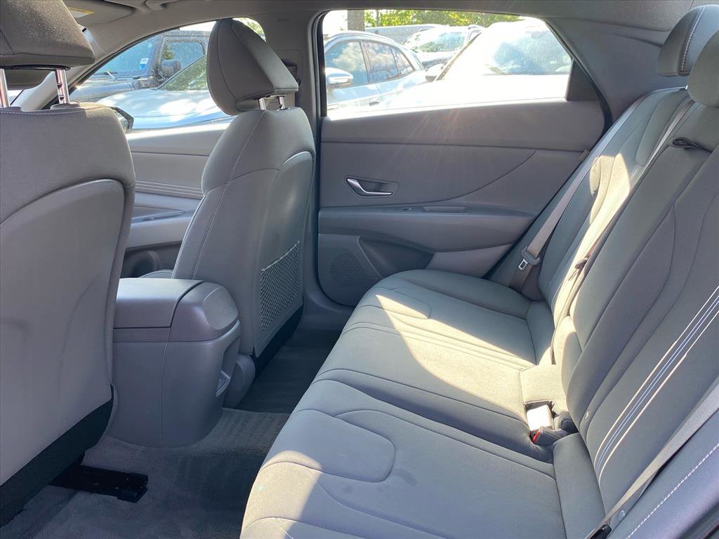 Used 2025 Hyundai Elantra SEL FWD image 20