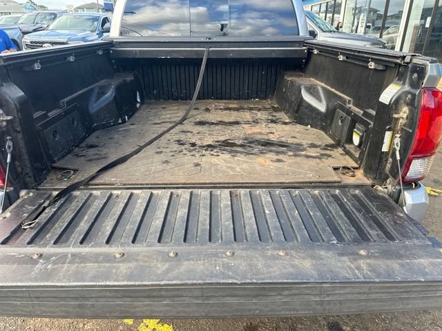 Used 2017 Toyota Tacoma TRD Off-Road AWD/4WD image 6