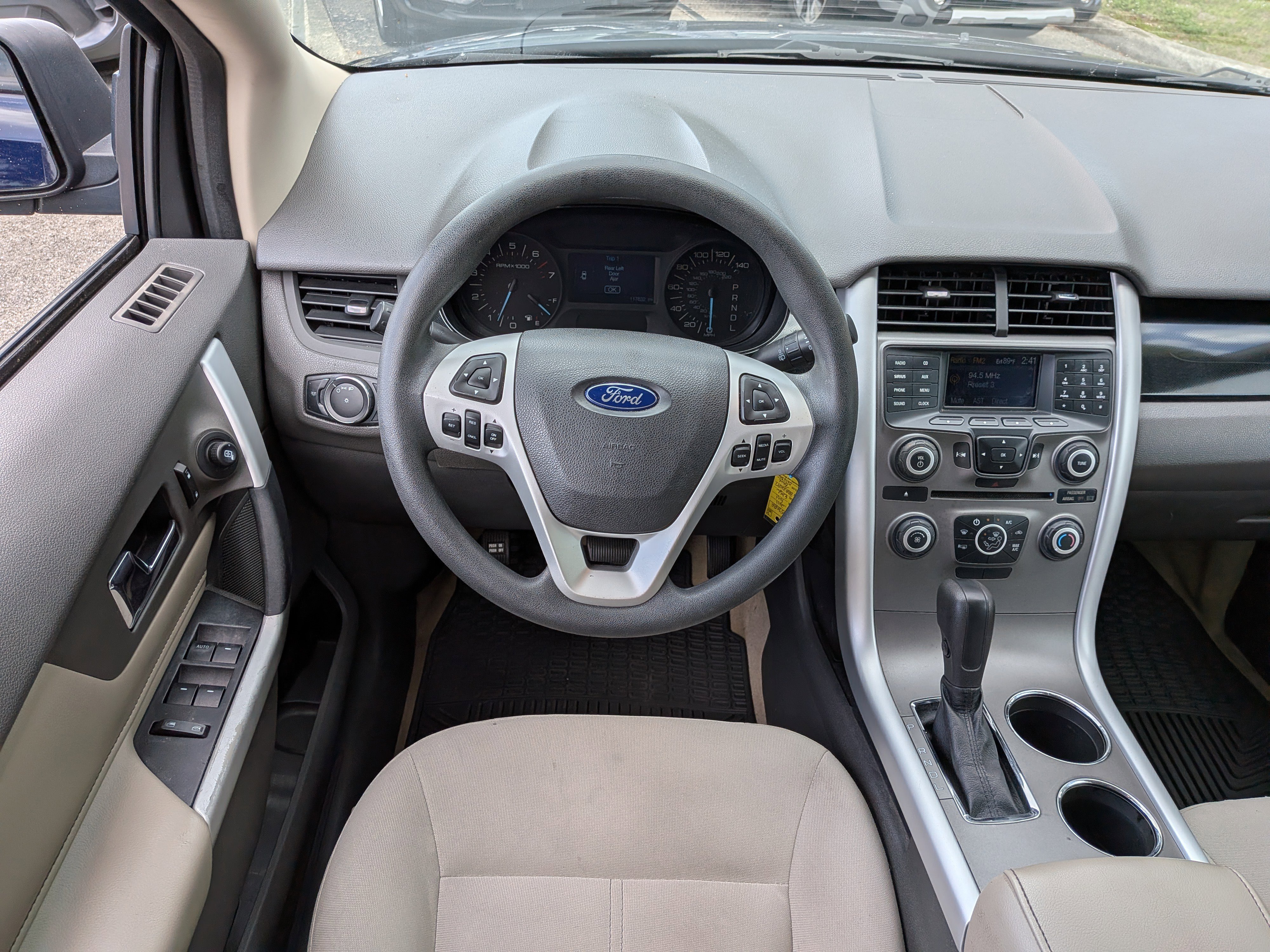 Used 2011 Ford Edge SE image 17
